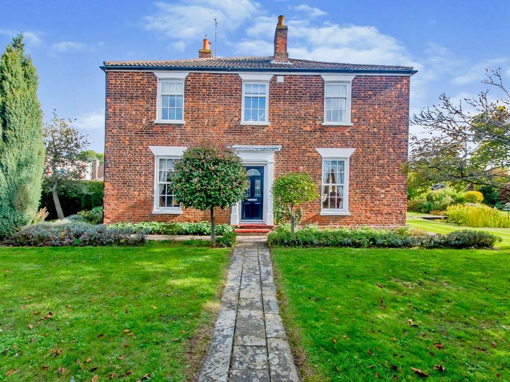 4 bed detached house for sale in Spalding Road, Pinchbeck, Spalding