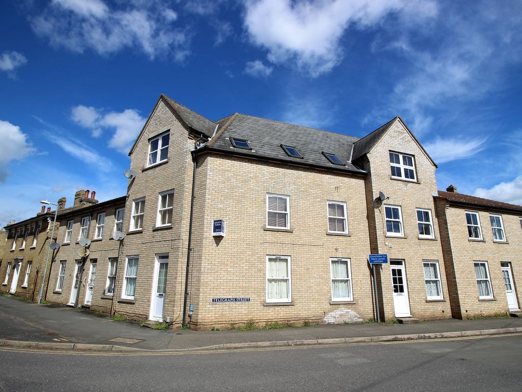 2 bed flat to rent in Beagle Court, Cottenham, Cambridge CB24, £1,100
