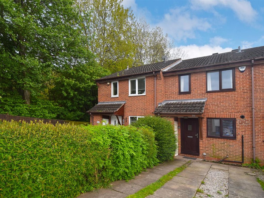 2 bed town house to rent in Lathbury Close, Oakwood, Derby DE21, £795