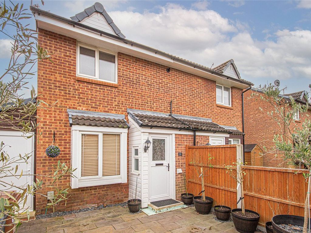 1 bed end terrace house for sale in Forresters Drive, Welwyn Garden