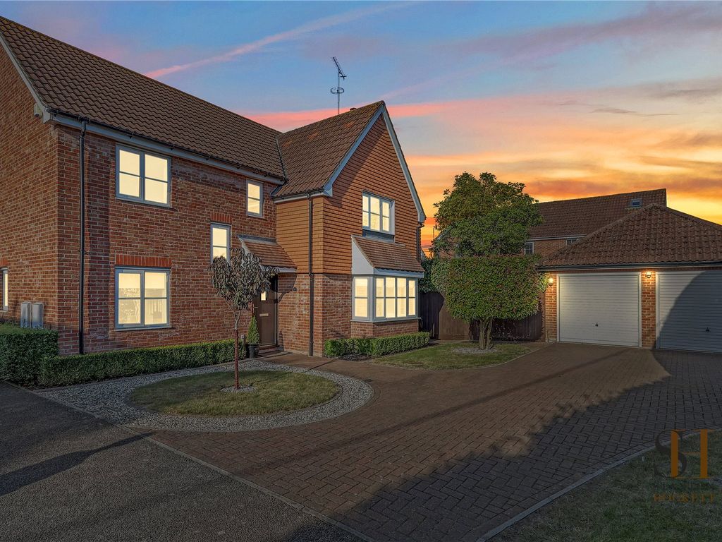 4 bed country house for sale in St. Johns Place, Ramsden Heath