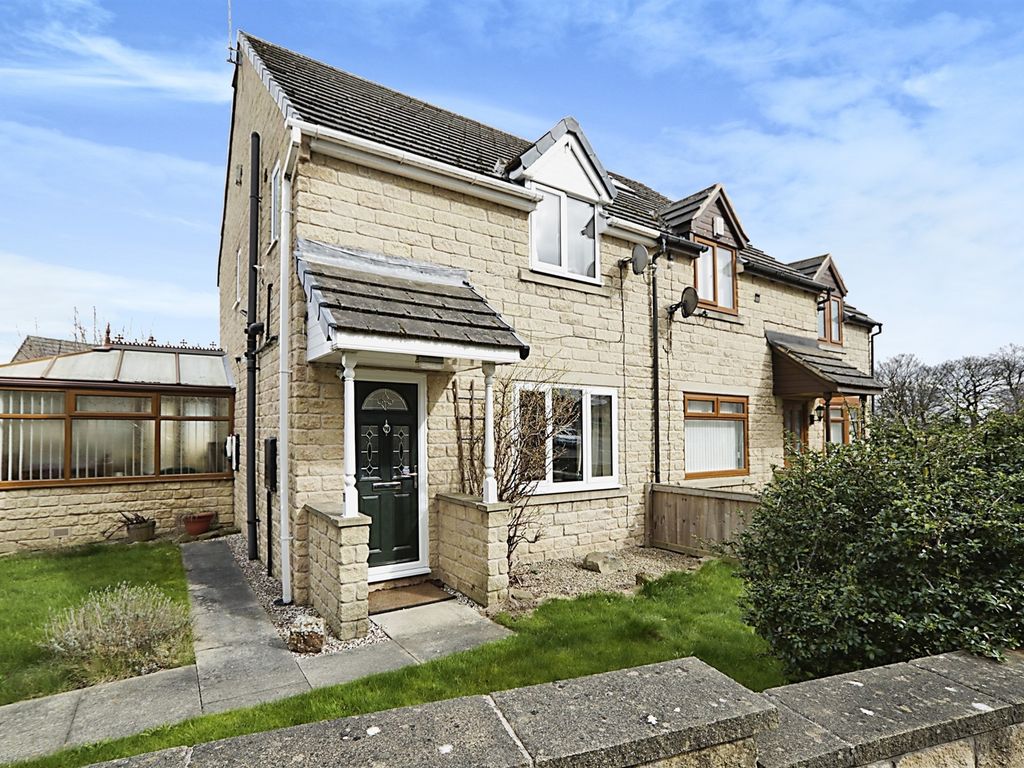 3 bed semidetached house for sale in Woodfield Close, Idle, Bradford
