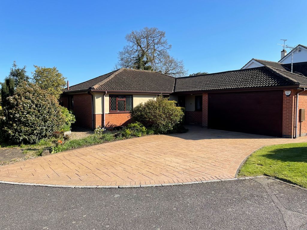 4 bed bungalow for sale in Willowbrook Close, Broughton Astley