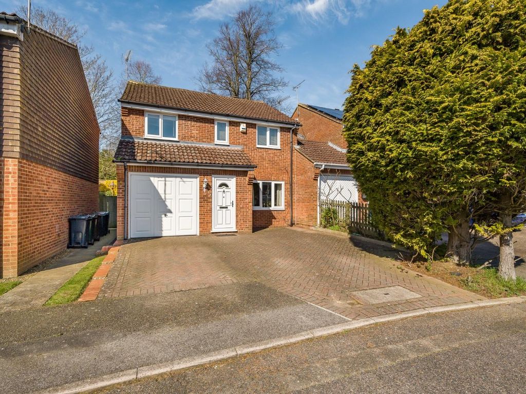 4 bed detached house for sale in Woodlea, Ashford TN24 Zoopla