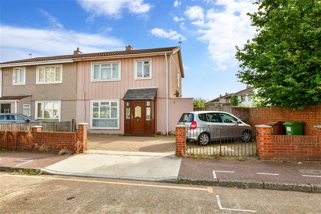 3 bed semidetached house for sale in Brook Avenue, Dagenham, Essex
