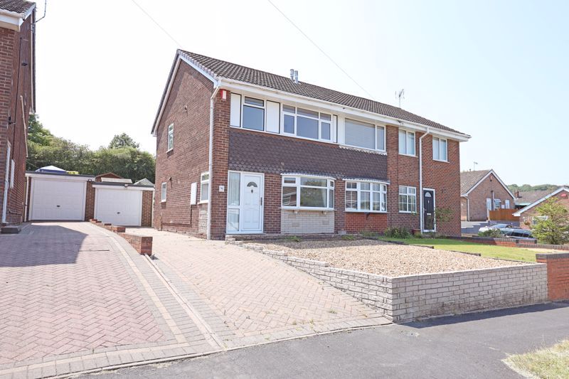 3 bed semidetached house for sale in Ashbourne Drive, Silverdale