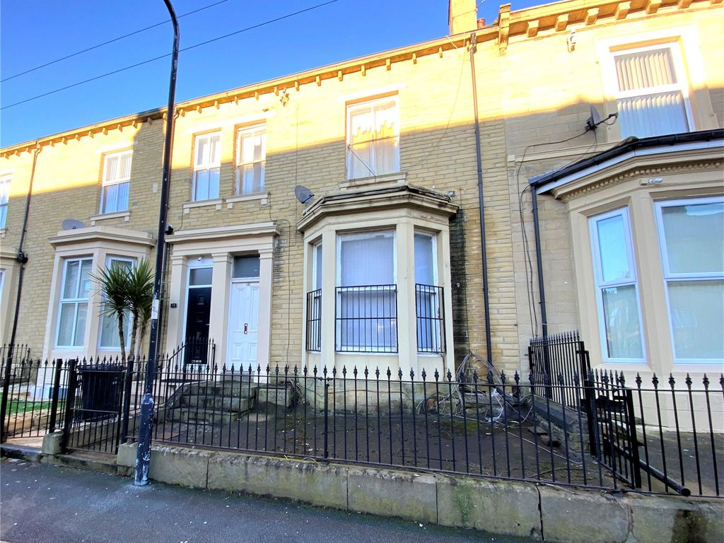 5 bed terraced house for sale in Howard Street, Bradford, West