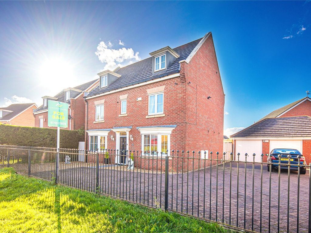 5 bed detached house for sale in Elton Lane, Sunnyside, Rotherham