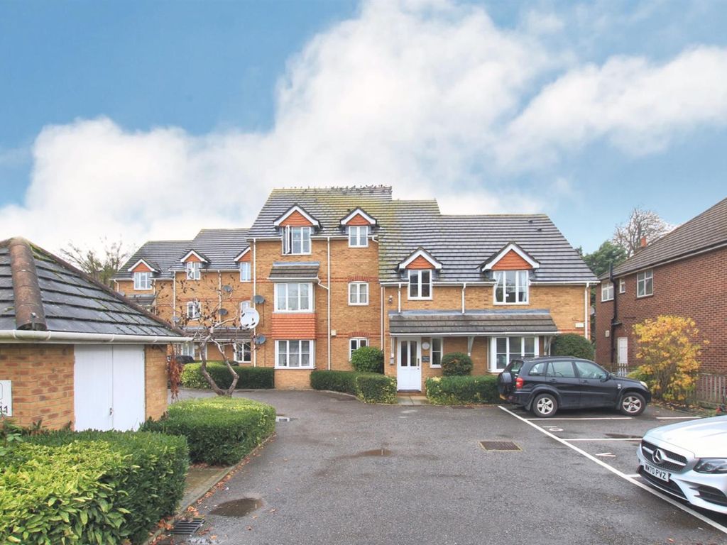 2 bed flat for sale in Minimax Close, Staines Road, Feltham TW14 Zoopla