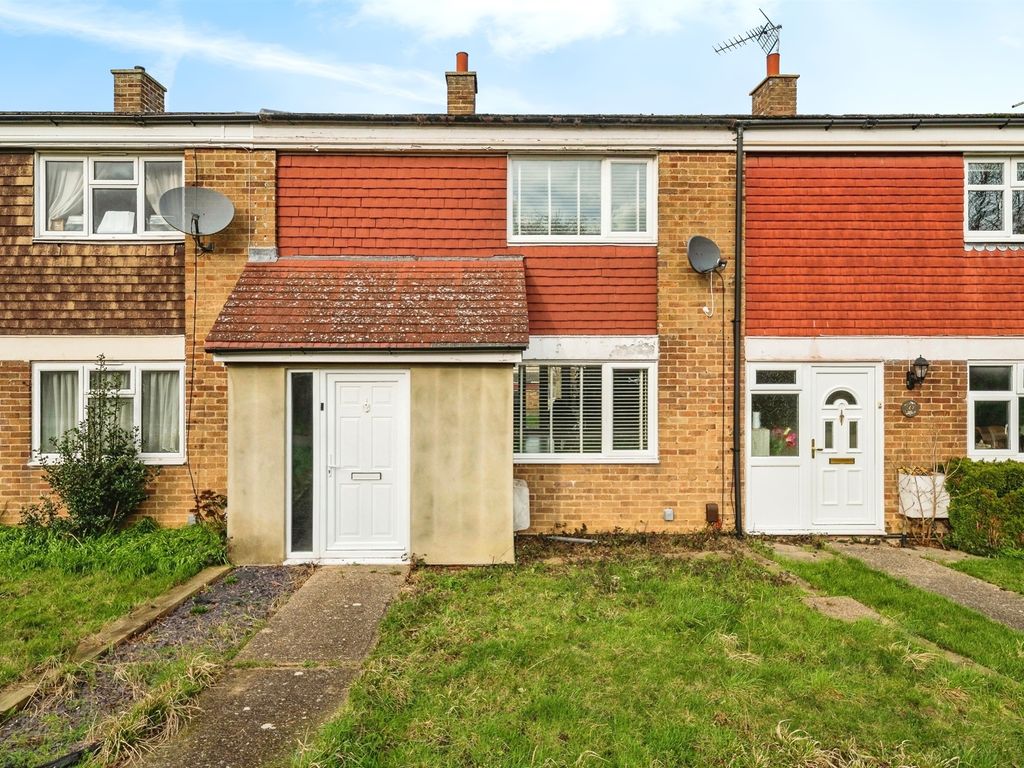 3 bed terraced house for sale in Radburn Close, Harlow CM18, £300,000