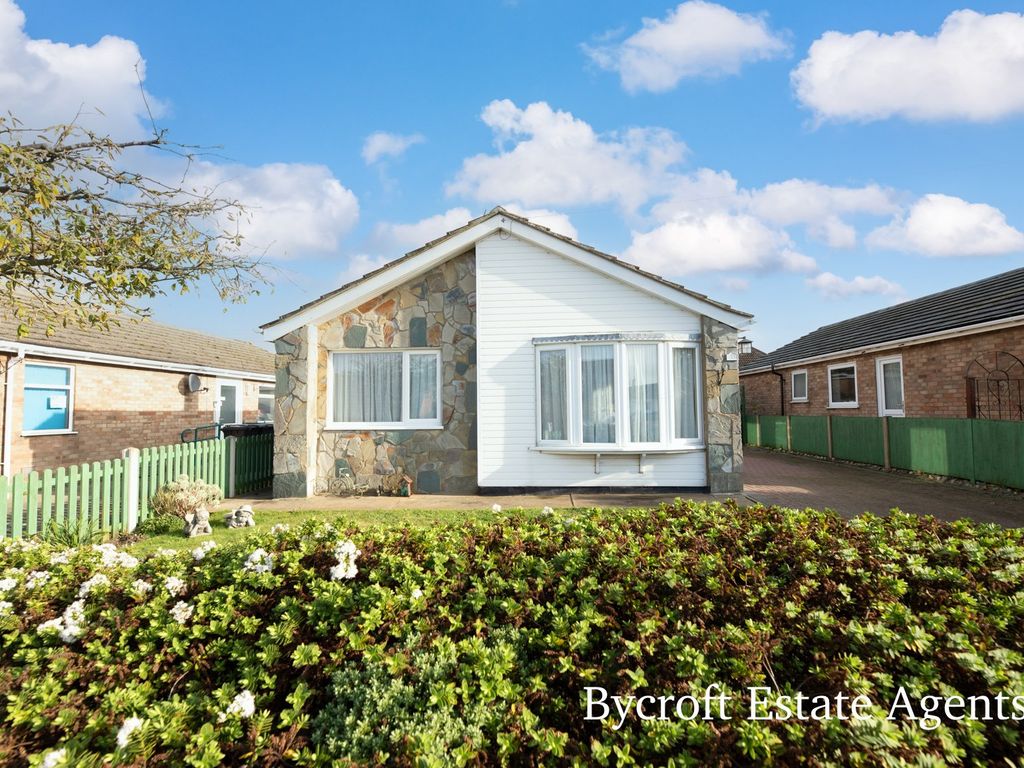 2 bed detached bungalow for sale in Hill View Drive, WintertonOnSea