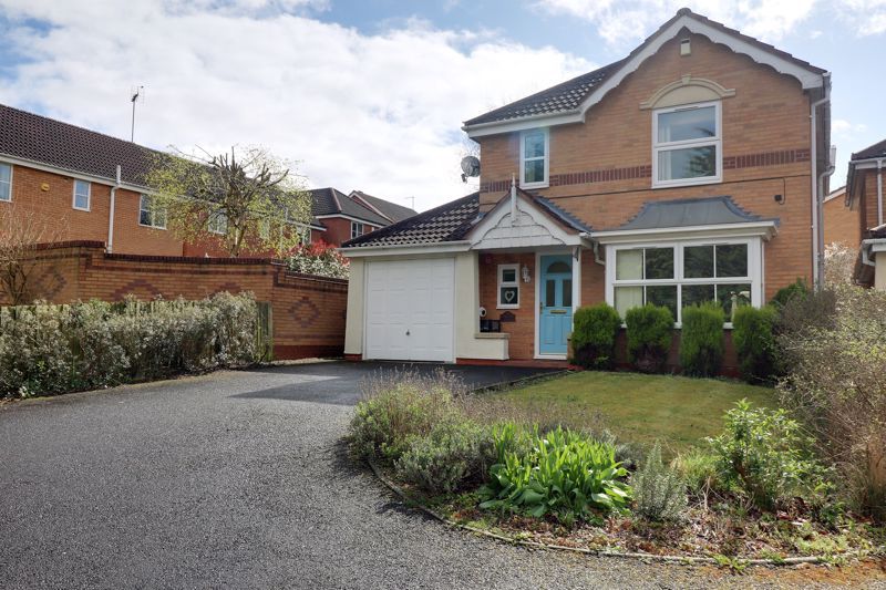 4 bed detached house for sale in Cornwall Drive, Saxonfields, Stafford ST17 Zoopla