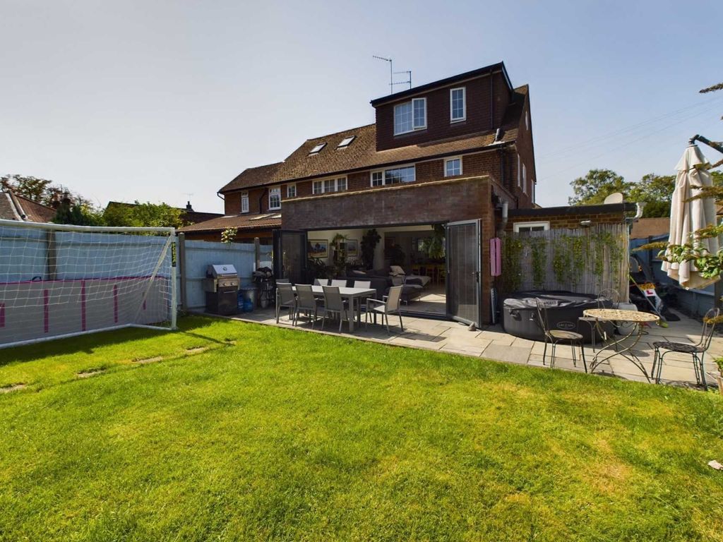 3 bed semidetached house for sale in Beechfield Road, Boxmoor HP1, £