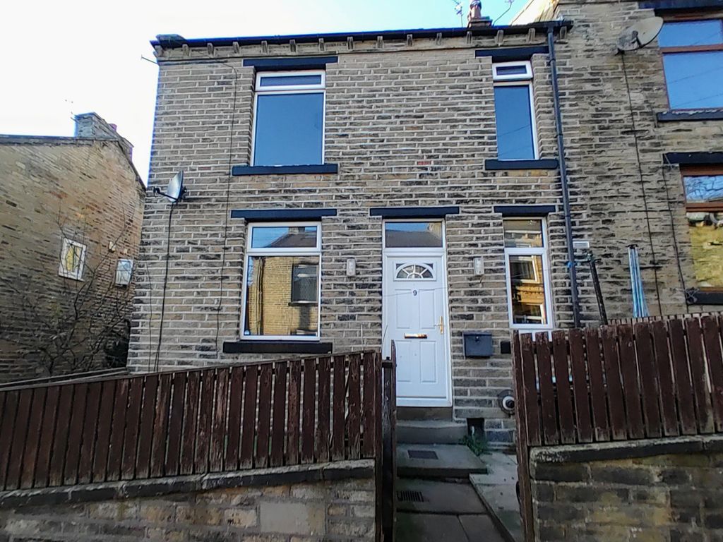 2 bed terraced house to rent in Mary Street, Thornton, Bradford BD13 Zoopla