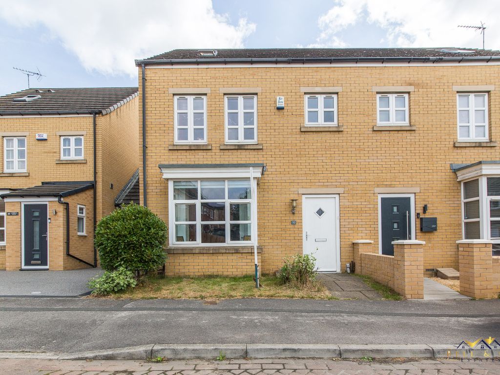 4 bed semidetached house for sale in Lambrell Green, Kiveton Park