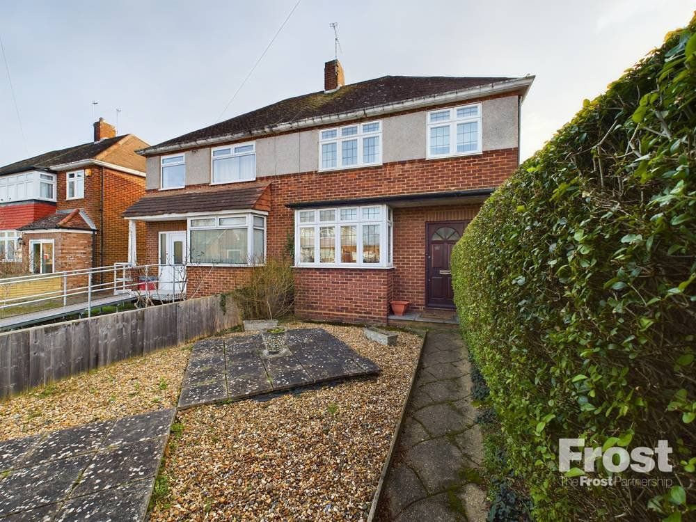 3 bed semidetached house for sale in Harvest Road, Feltham TW13, £