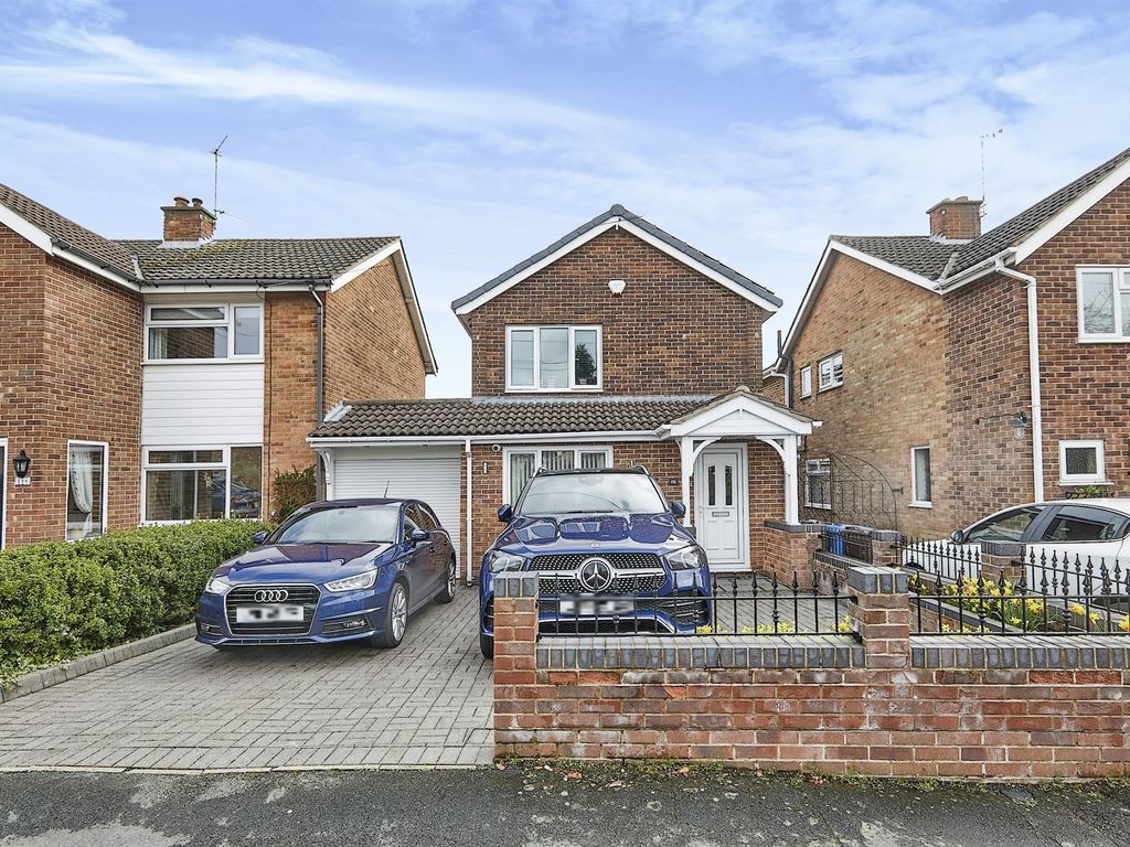 3 bed detached house for sale in Carsington Crescent, Allestree, Derby