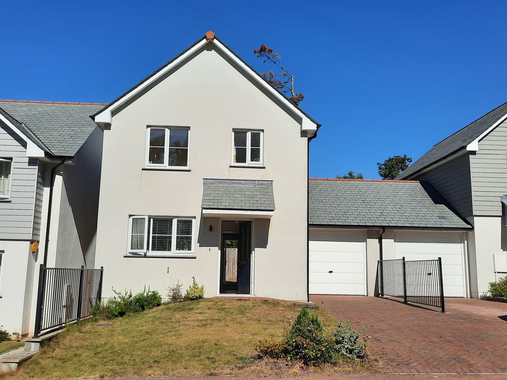 3 bed link detached house for sale in Rowan Lane, Liskeard, Cornwall