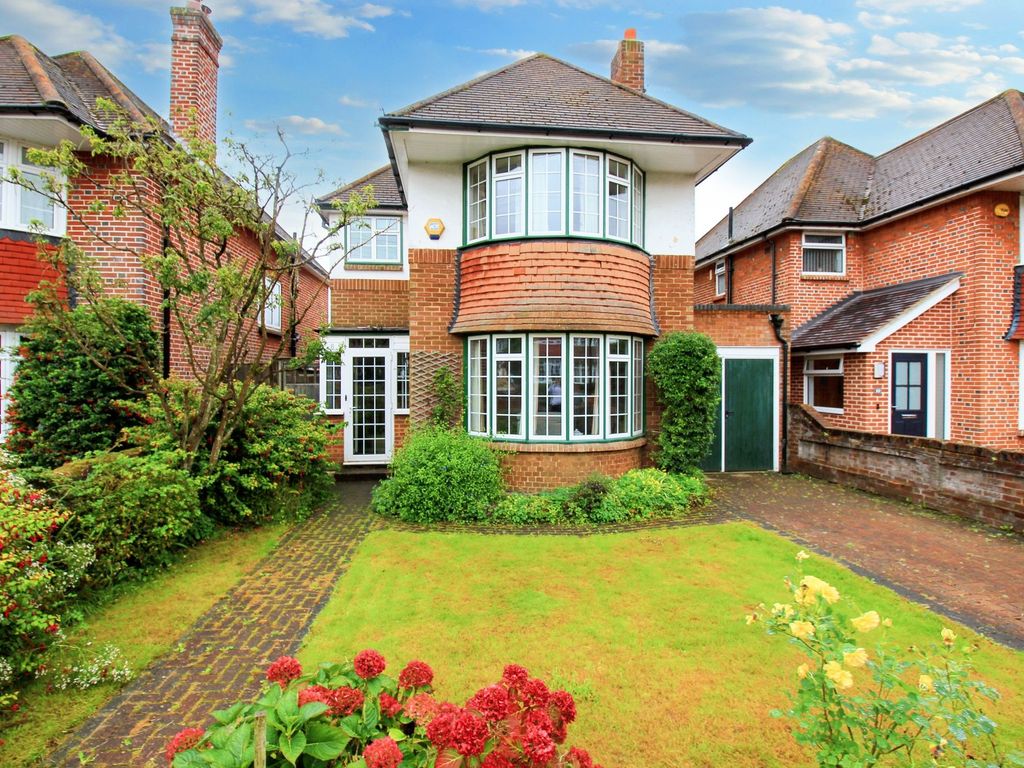 3 bed detached house for sale in Warwick Road, Upper Shirley SO15, £