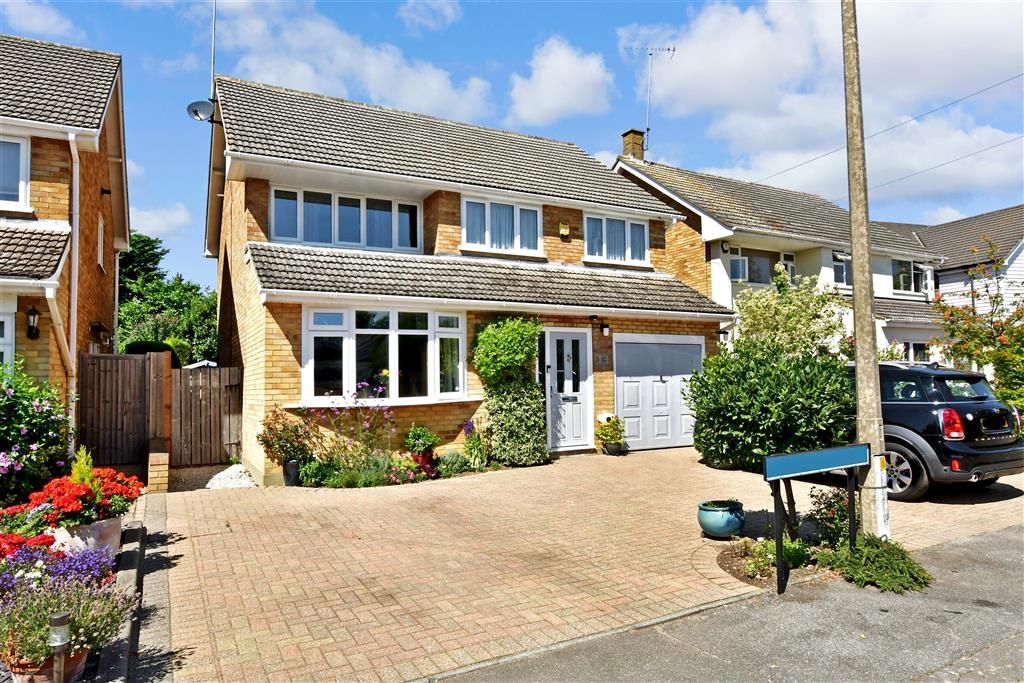 4 bed detached house for sale in The Vale, Stock, Ingatestone, Essex