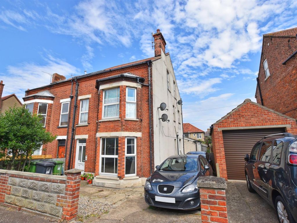 1 bed flat to rent in Holway Road, Sheringham NR26, £550 pcm Zoopla