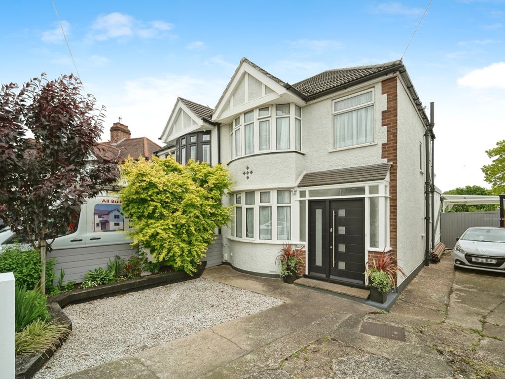 3 bed semidetached house for sale in Glamis Crescent, Hayes UB3, £