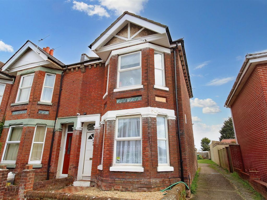 4 bed semidetached house for sale in Cambridge Road, Southampton SO14