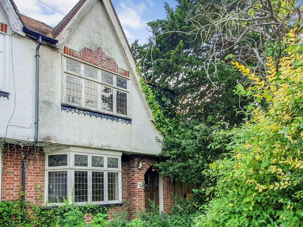 3 bed semidetached house for sale in 128 Russell Lane, Whetstone