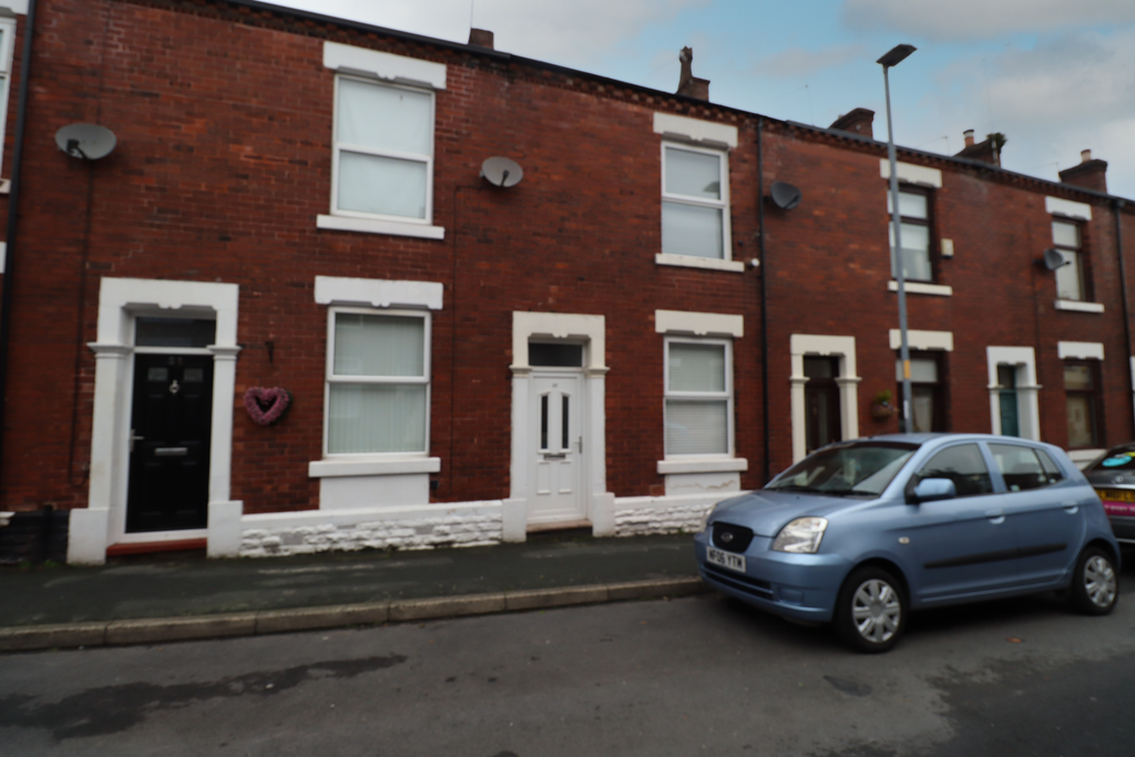 2 bed terraced house for sale in Grey Street, Stalybridge SK15 Zoopla