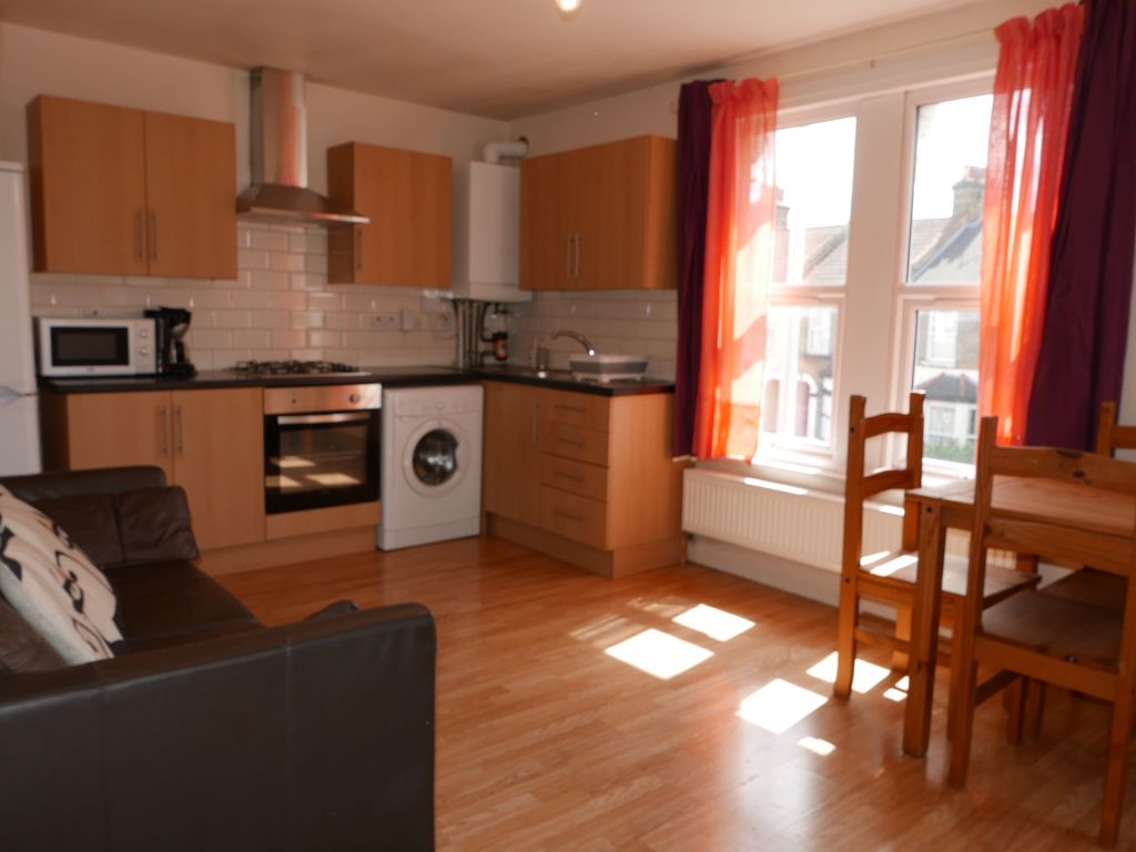 1 bed flat to rent in Elsham Road, Leytonstone E11 Zoopla