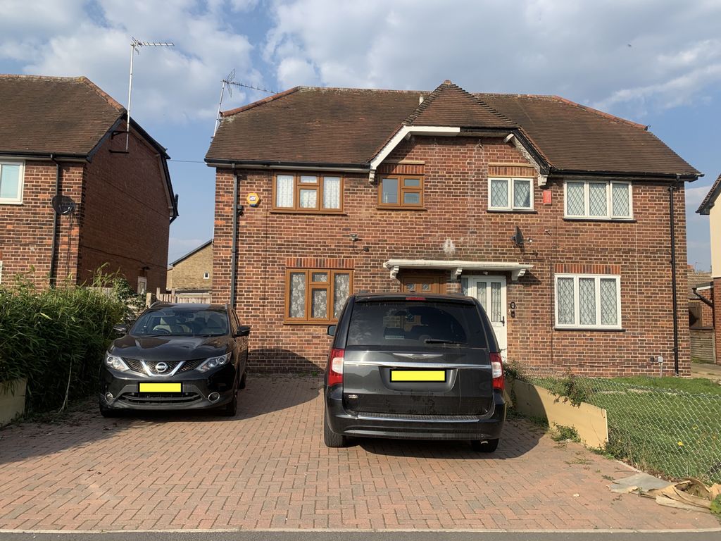 3 bed semidetached house to rent in Collingwood Road, Hillingdon