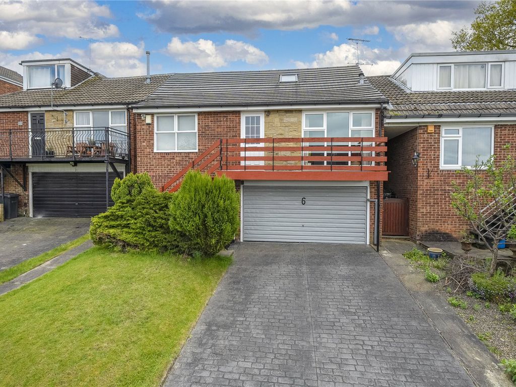 4 bed detached house for sale in Dale Park Walk, Leeds, West Yorkshire