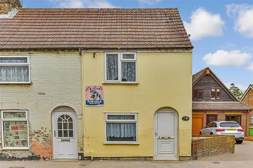 2 bed end terrace house for sale in The Street, Bapchild, Sittingbourne