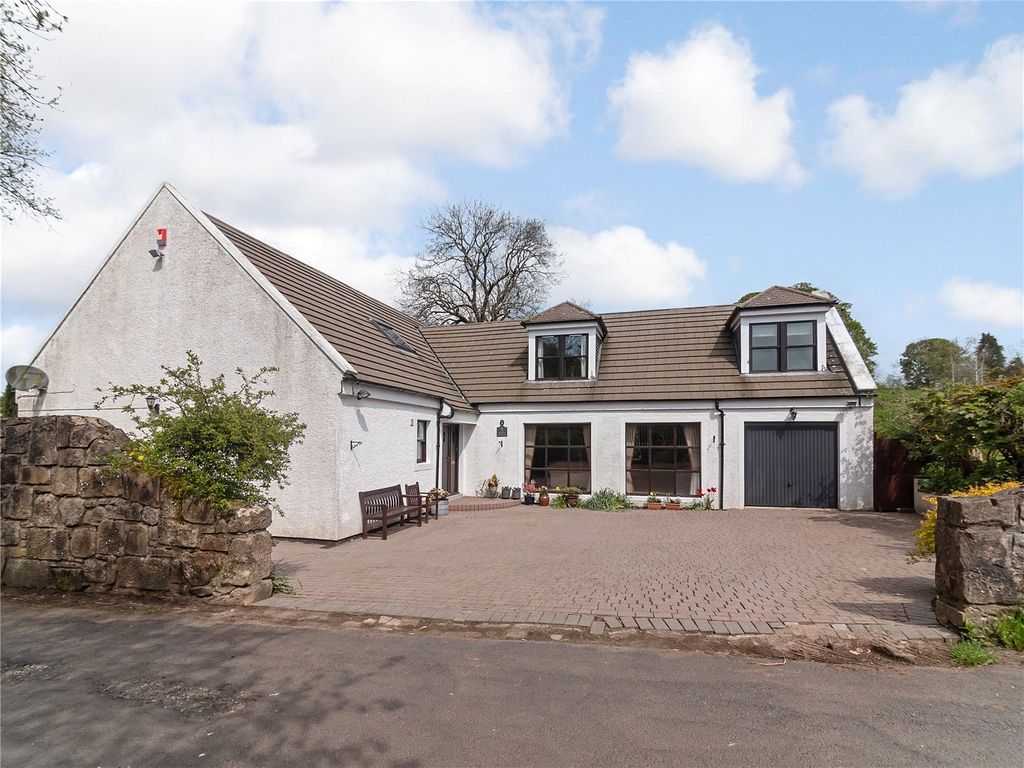 5 bed detached house for sale in Pathhead Road, Carmunnock, Clarkston