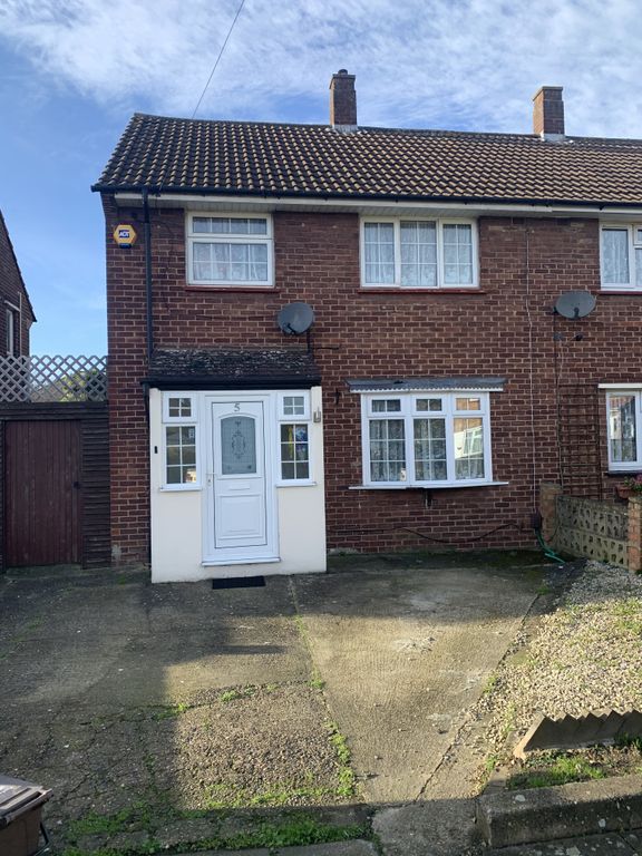 3 bed semidetached house to rent in Elmstead Crescent, Welling DA16, £