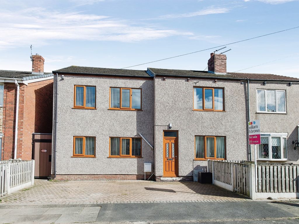 4 bed semidetached house for sale in Westfield Avenue, Castleford WF10