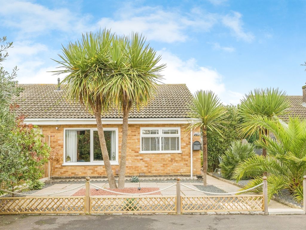 2 bed semidetached bungalow for sale in Jasmine Gardens, Bradwell