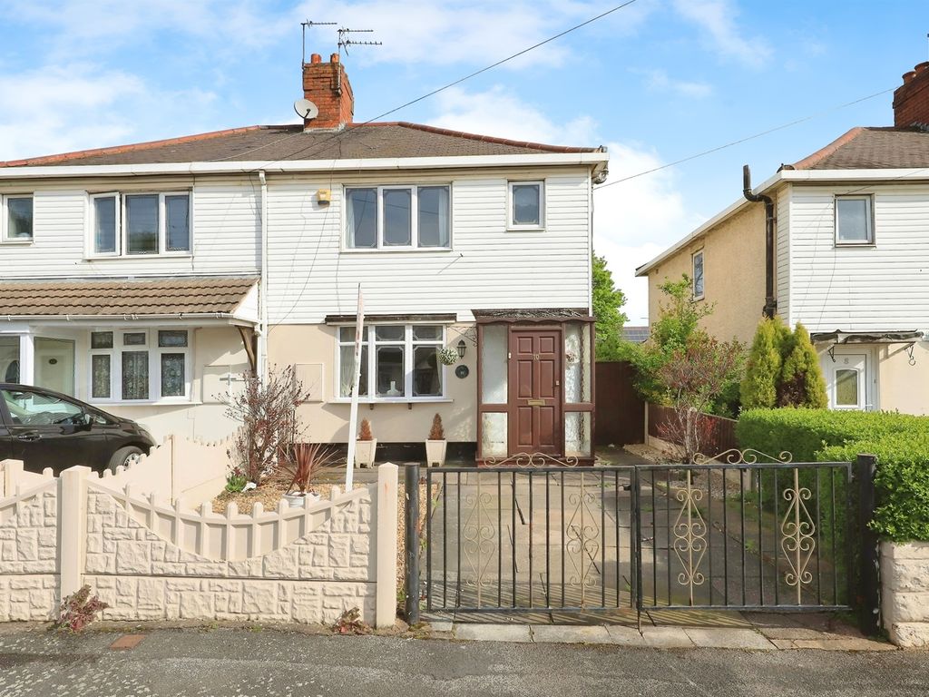 3 bed semidetached house for sale in Mills Road, Parkfields