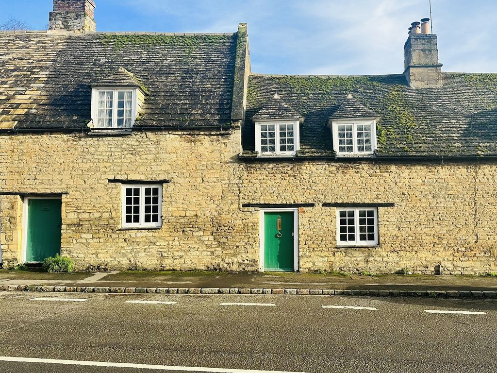 3 bed terraced house for sale in Mill Road, Oundle, Peterborough PE8, £