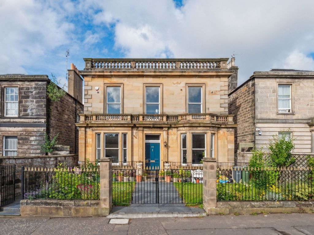 3 bed flat for sale in Minto Street, Newington, Edinburgh EH9, £495,000
