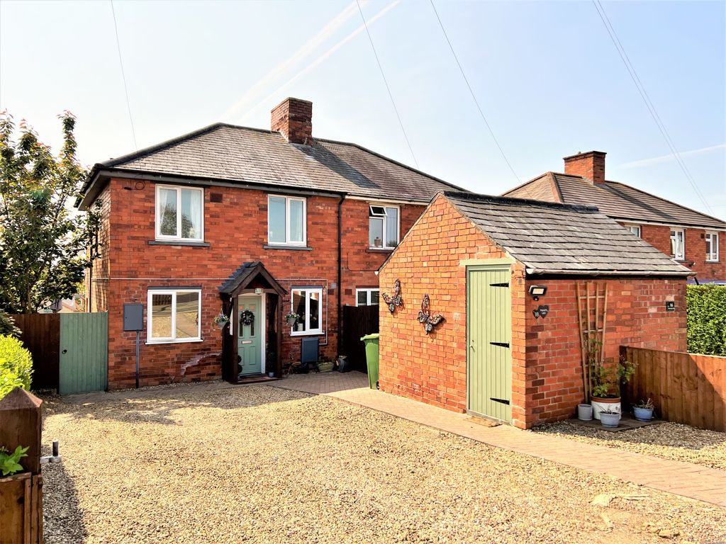3 bed semidetached house for sale in Marratts Lane, Great Gonerby