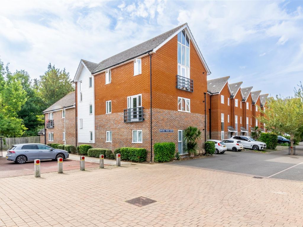 2 bed flat for sale in Edward Vinson Drive, Faversham ME13, £190,000