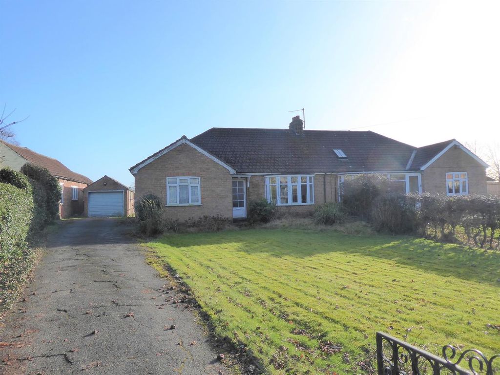 3 bed semidetached bungalow for sale in North Cowton, Northallerton