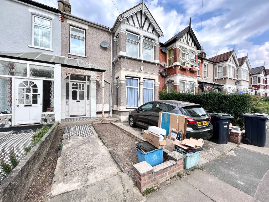 2 bed flat to rent in Stanhope Gardens, Cranbrook, Ilford IG1 Zoopla