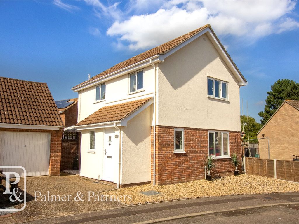 3 bed detached house for sale in Fir Tree Close, Highwoods, Colchester