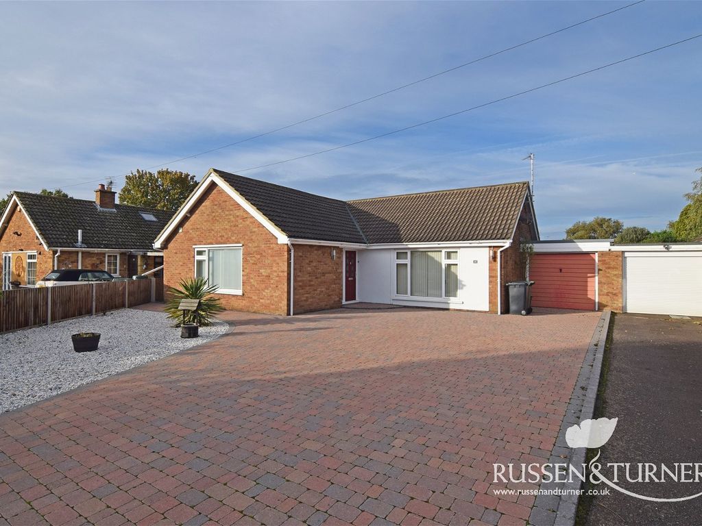 3 bed bungalow for sale in Old Rectory Close, North Wootton, King's