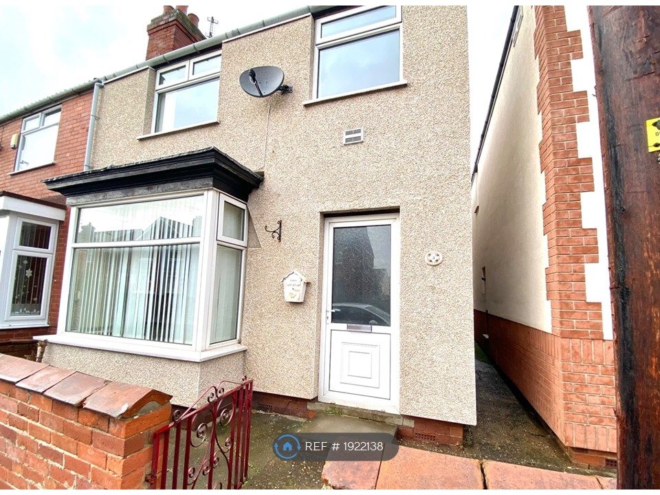 3 bed semidetached house to rent in Samuel Street, Doncaster DN4, £850