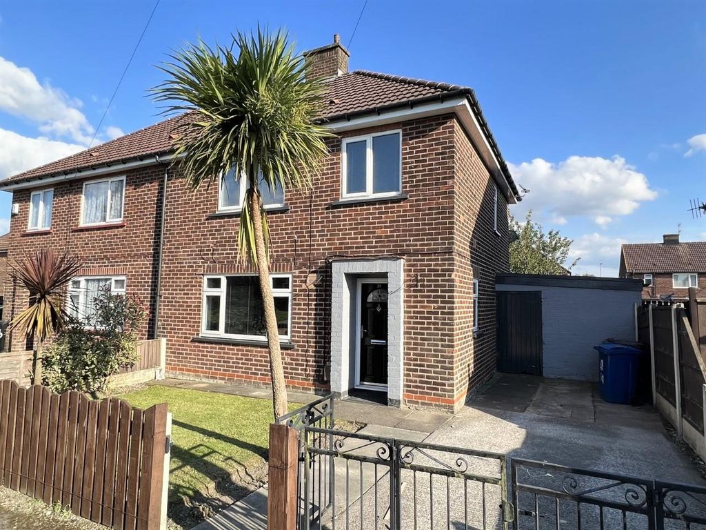 3 bed semidetached house to rent in Westmorland Road, Tyldesley