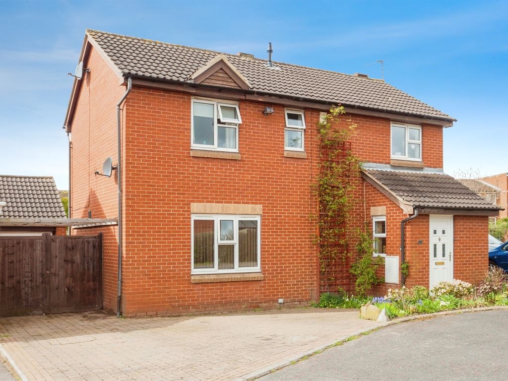 4 bed detached house for sale in Newlaithes Crescent, Normanton WF6, £260,000 Zoopla