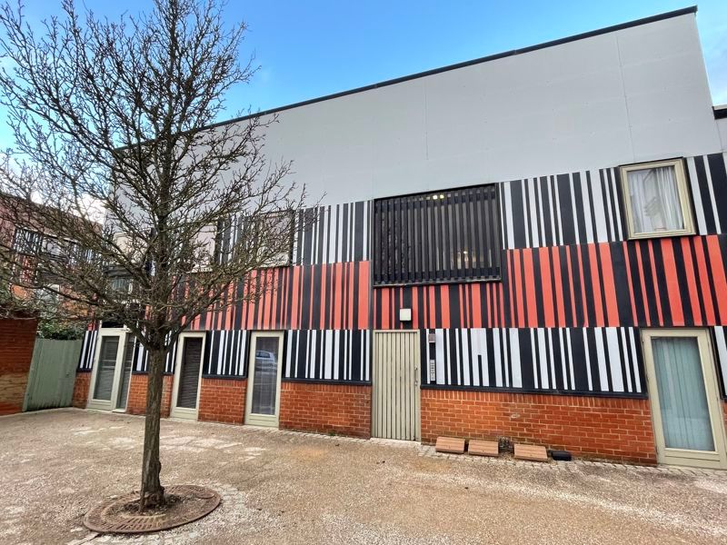 2 bed flat to rent in Alexandra Road, Newhall, Harlow CM17, £1,400 pcm Zoopla